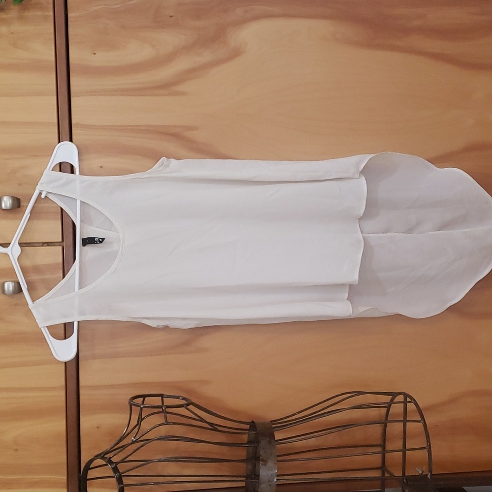 Ing open back, high low, tails top - Picture 1 of 4